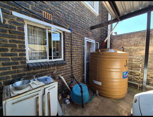 3 BEDROOM TOWNHOUSE FOR SALE IN VANDERBIJLPARK SE 1